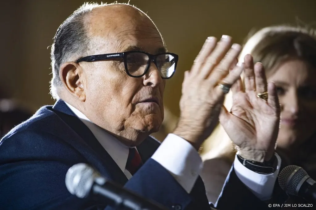 fbi waarschuwde giuliani voor russische desinformatiecampagne1619755933