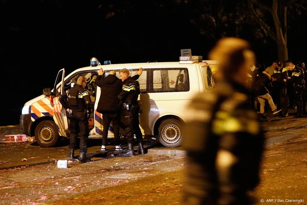 forse inzet politie in bommelerwaard1546263138