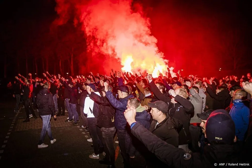 fotograaf en journalisten aangevallen bij stadion de graafschap1620442815