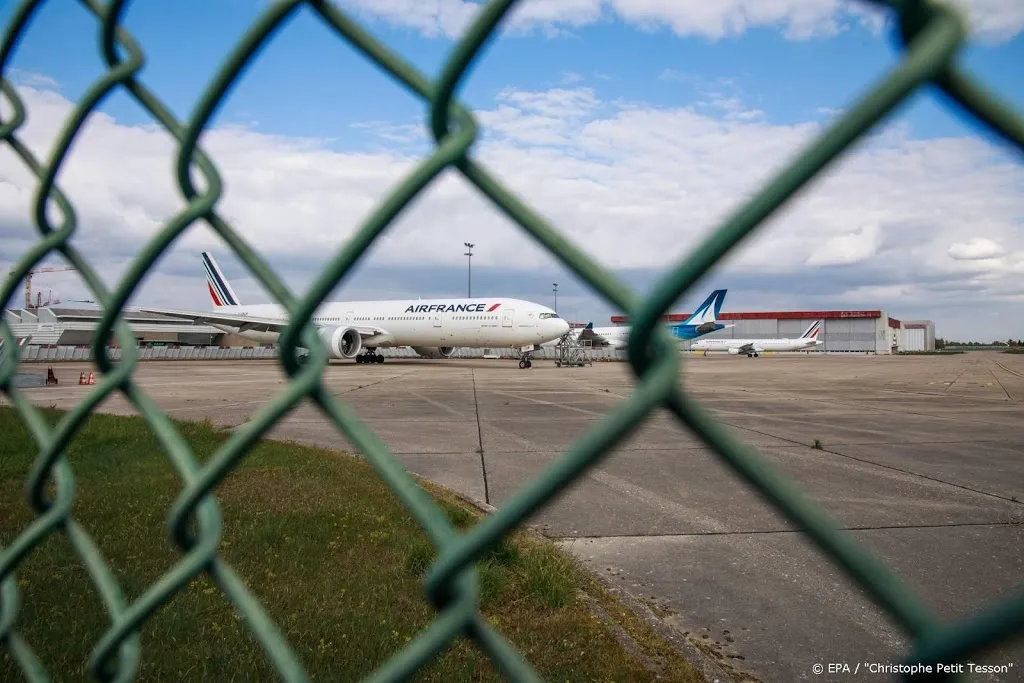 franse luchthaven orly blijft tot najaar dicht1588571769