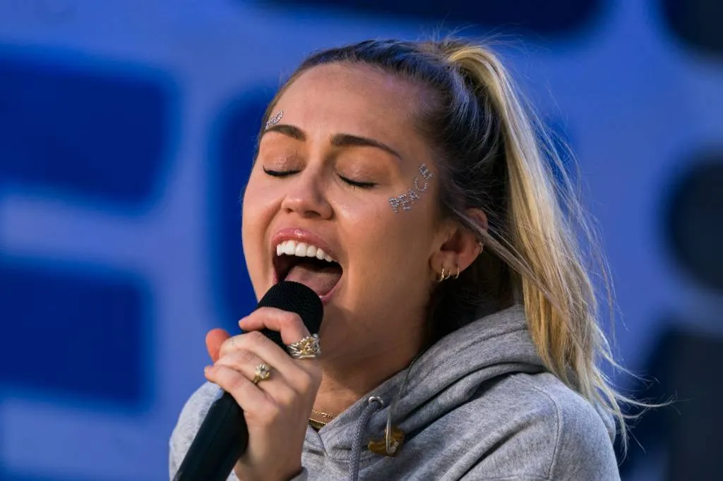 gitaarcollectie miley cyrus gestolen1544059463