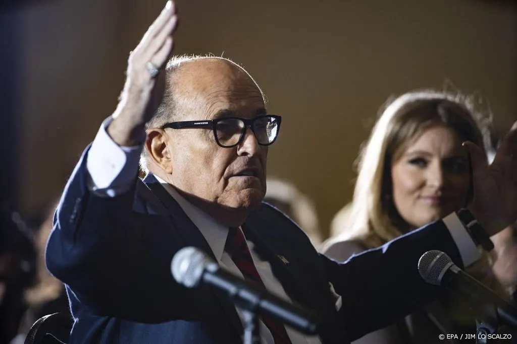 giuliani vanwege leugens geen advocaat meer in new york1624555331