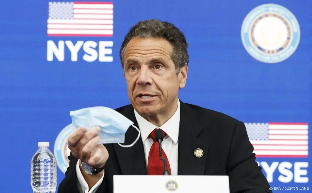 gouverneur new york beschuldigd van seksueel ongewenst gedrag1614487021