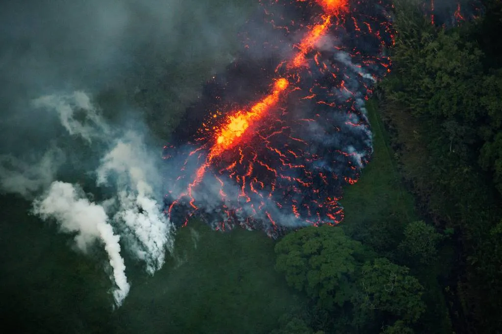grote scheur in vulkaan hawaii1526260568