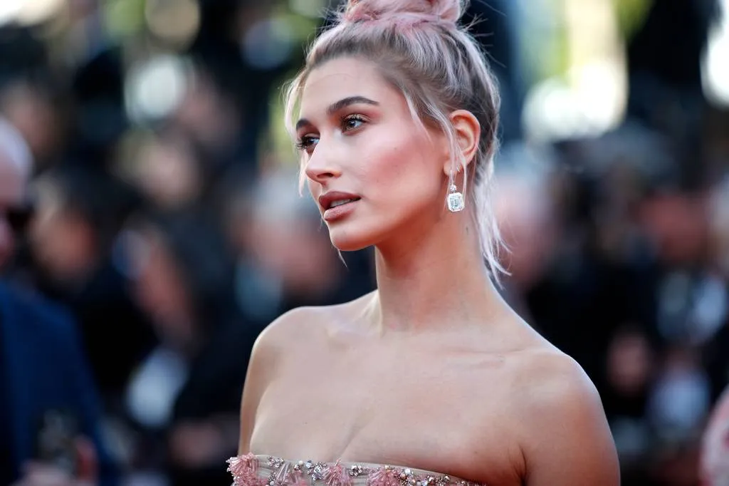 hailey baldwin geraakt door kritiek1544409137