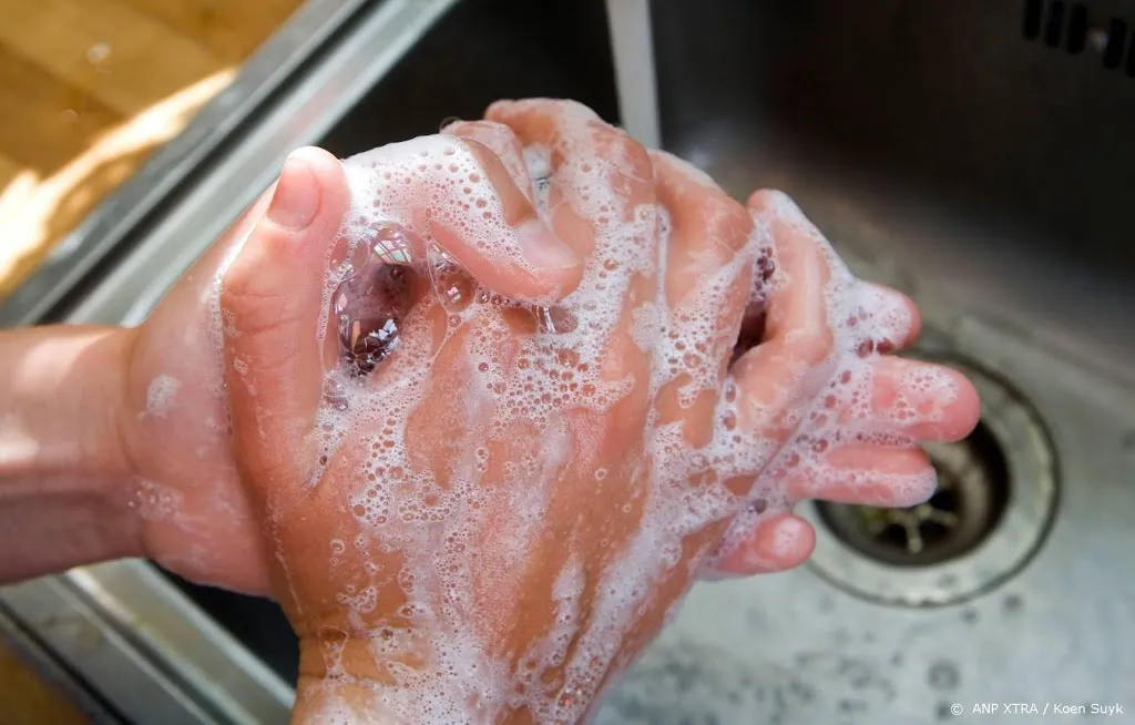 handen wassen helpt coronavirus overleeft 9 uur op de huid1603003462