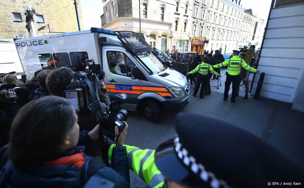 handlanger assange gearresteerd in ecuador1555041375