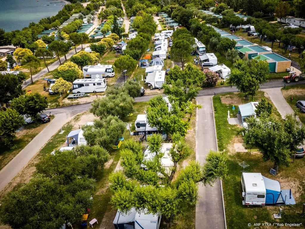 helft van de nederlanders gaat deze zomer niet op vakantie1591668971