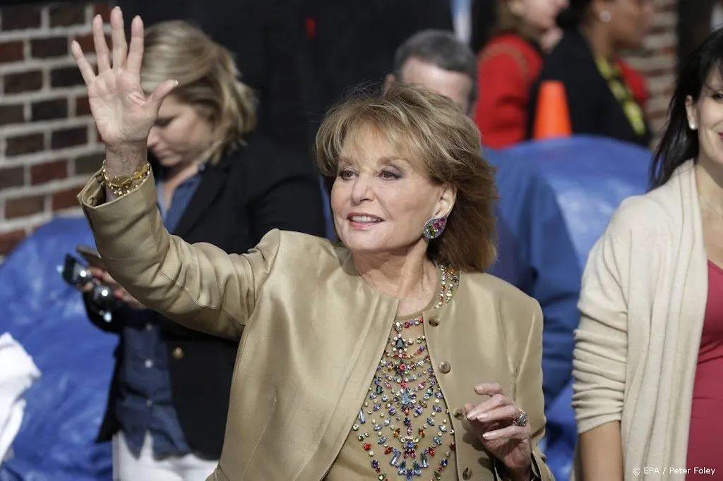 iconische tv journalist barbara walters 93 overleden1672458296