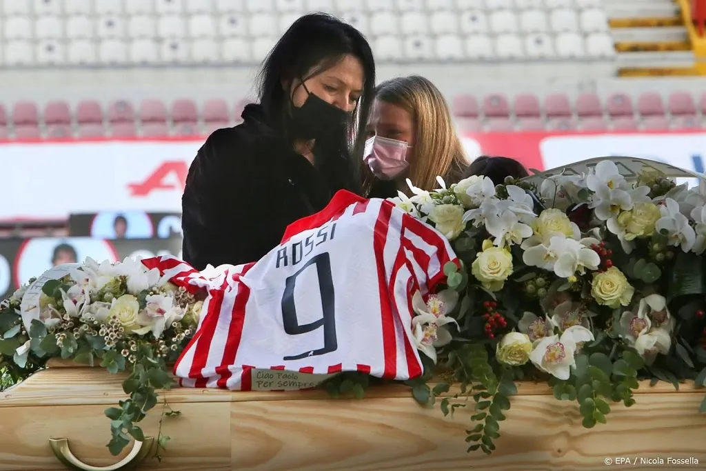 inbraak in woning voetballer rossi tijdens zijn begrafenis1607821223