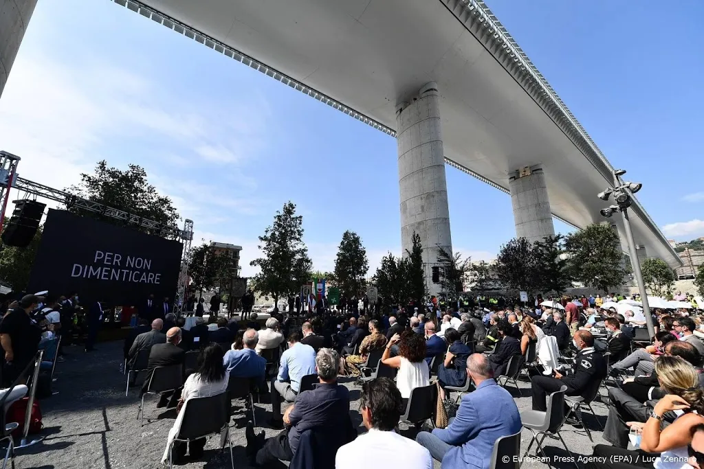 ingestorte brug genua nauwelijks gecontroleerd en onderhouden1608601950