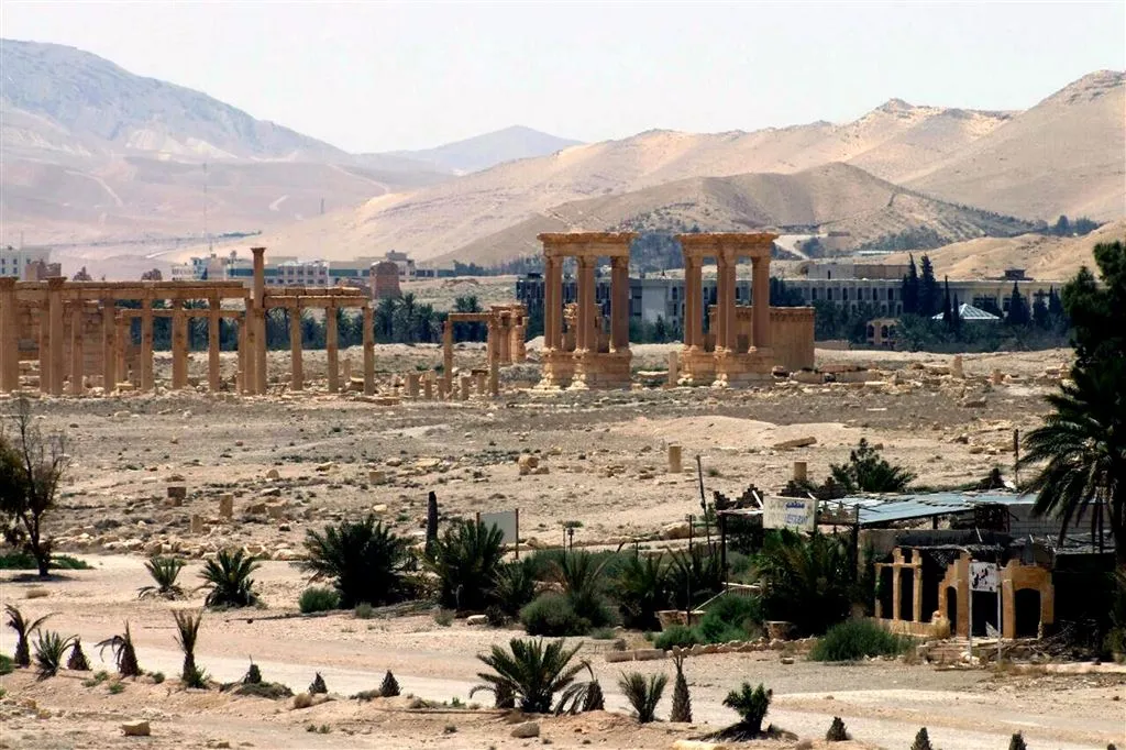 is vernielt romeinse tempel palmyra1440968891