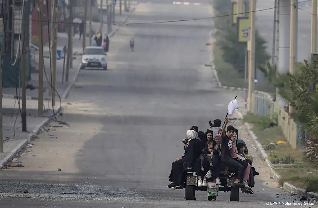 israel opent vluchtroute naar zuiden gaza voor enkele uren1699095710