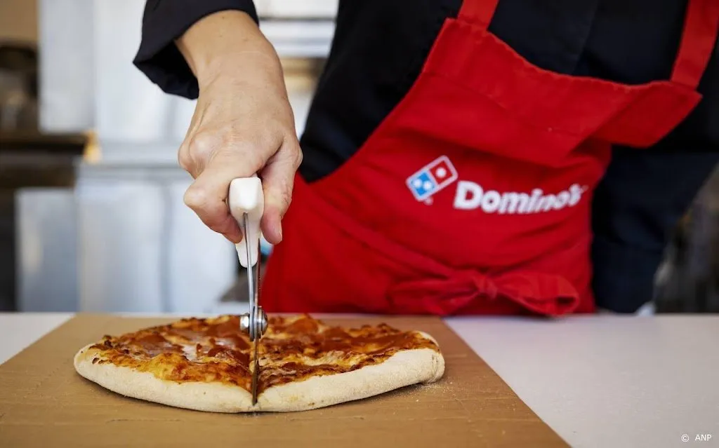 italianen hoeven pizzas van dominos niet pizzamaker vertrekt1660043299