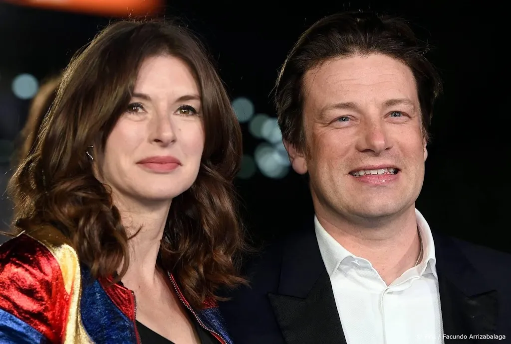 jamie oliver trouwt opnieuw met vrouw jools1562034258