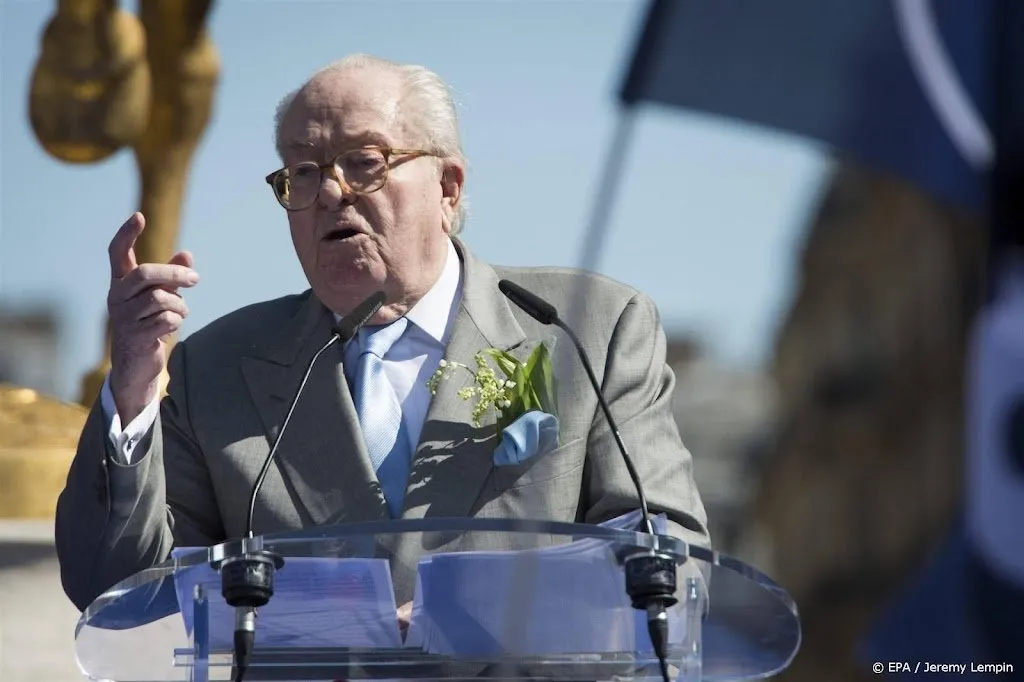 jean marie le pen 94 in ziekenhuis opgenomen na hartaanval1681603773