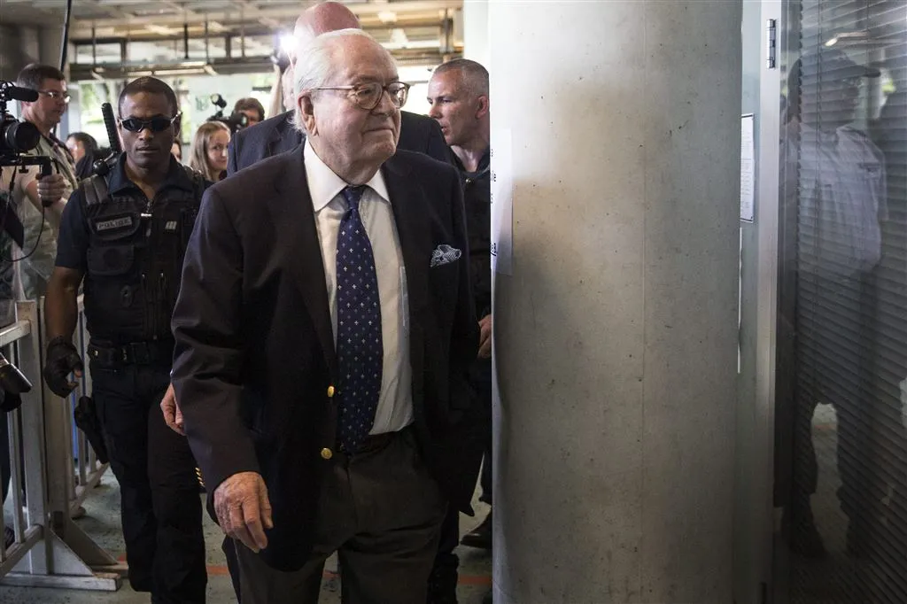 jean marie le pen richt nieuwe partij op1441474574