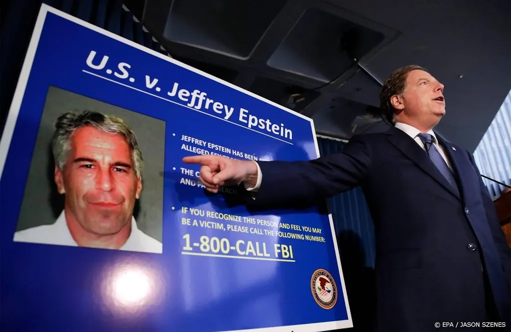 jeffrey epstein betaalde vrouwen zwijggeld vanuit de gevangenis1569292573