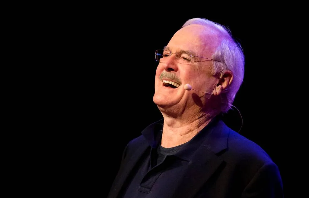 john cleese te zien in nieuwe bbc serie1518575283