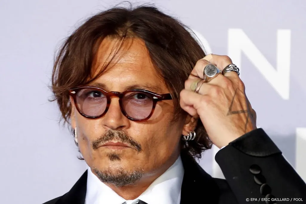 johnny depp is compleet doorgeslagen1607658524