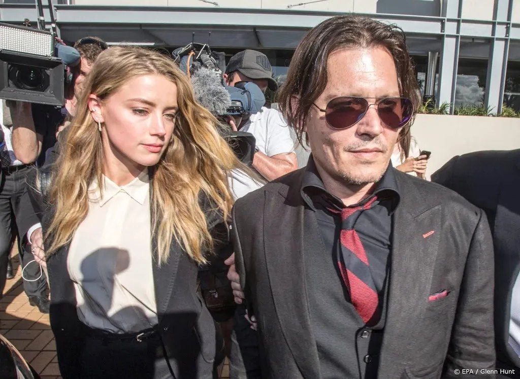 johnny depp klaagt ex vrouw aan voor smaad1551477134