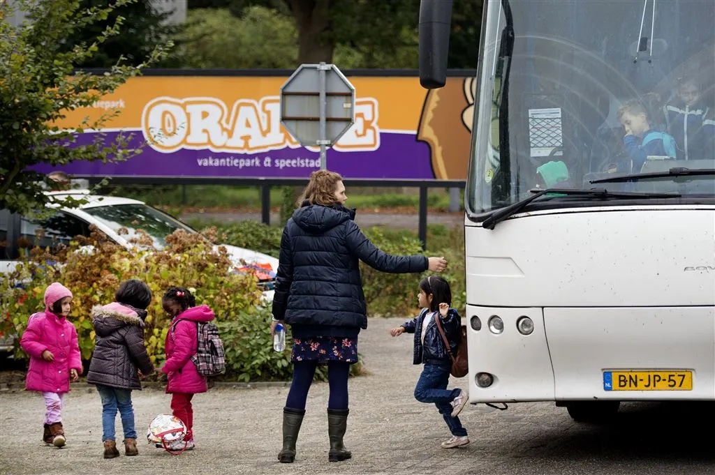 kabinet moet meer doen voor asielkinderen1447985343