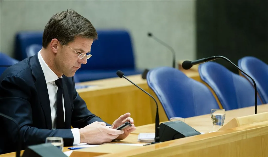 kamer debatteert over steun voor griekenland1439951533