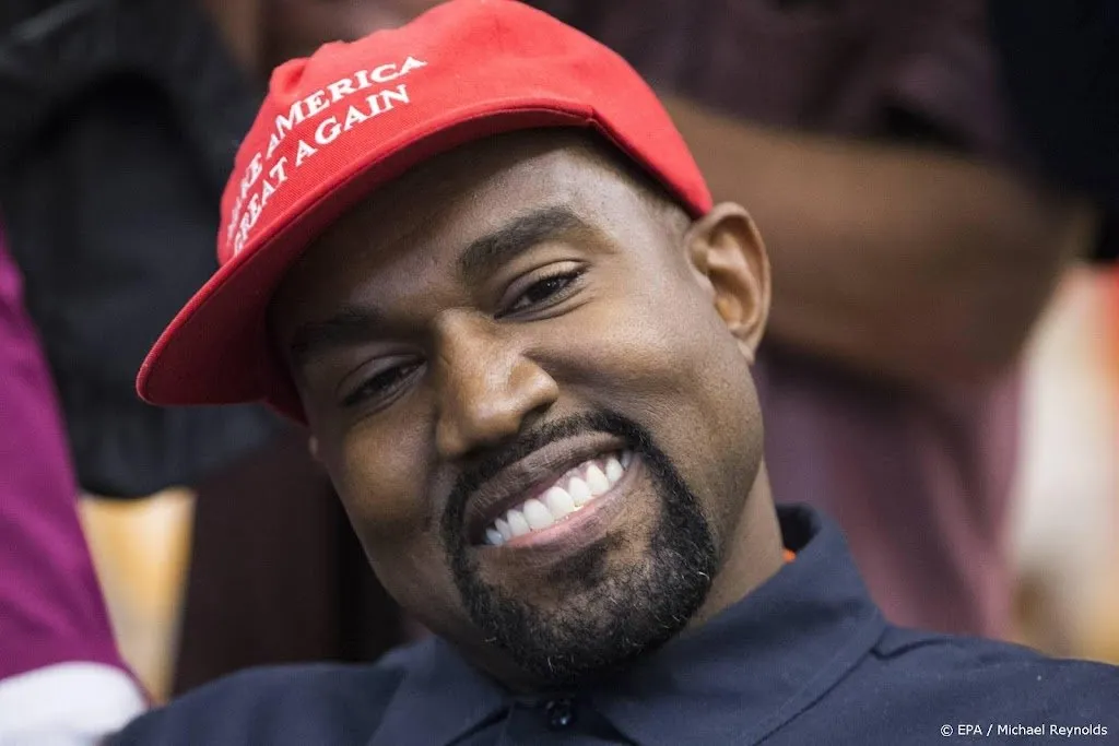 kanye west vraagt officiele naamsverandering aan1629854492