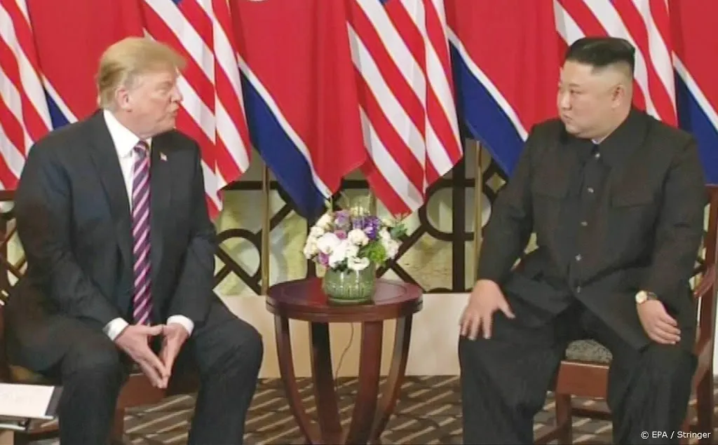 kim en trump aan de chocoladetaart1551282258