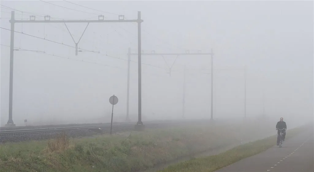 knmi waarschuwt voor mist in limburg1445318426