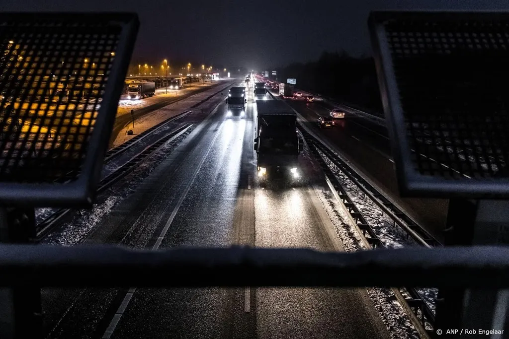 knmi waarschuwt weggebruikers voor mist en gladheid1610175140