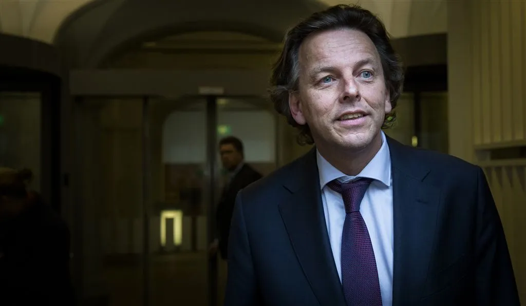 koenders in charkov bij vertrek kisten1415412972