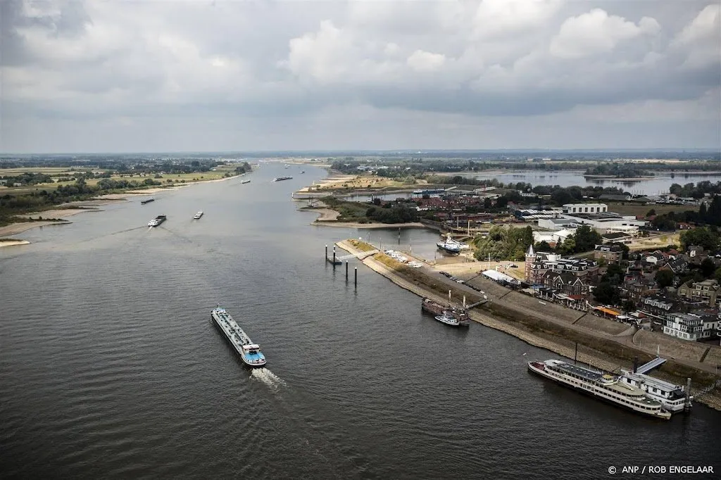 kwaliteit vervuild rijnwater verbetert volgens rapport te weinig1693887444