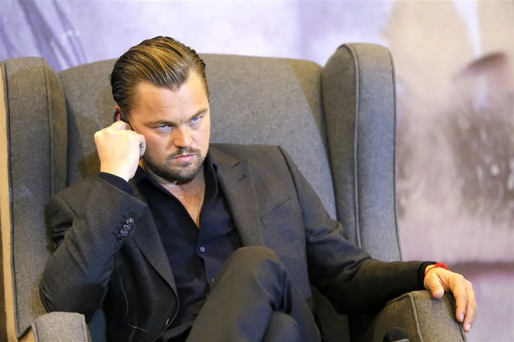 longstichting niet blij met rokende dicaprio1454378197