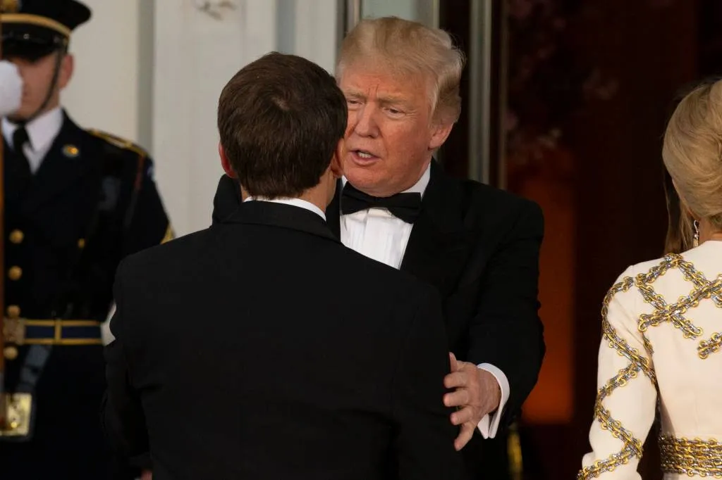 macron vreest dat trump iran deal torpedeert1524701786