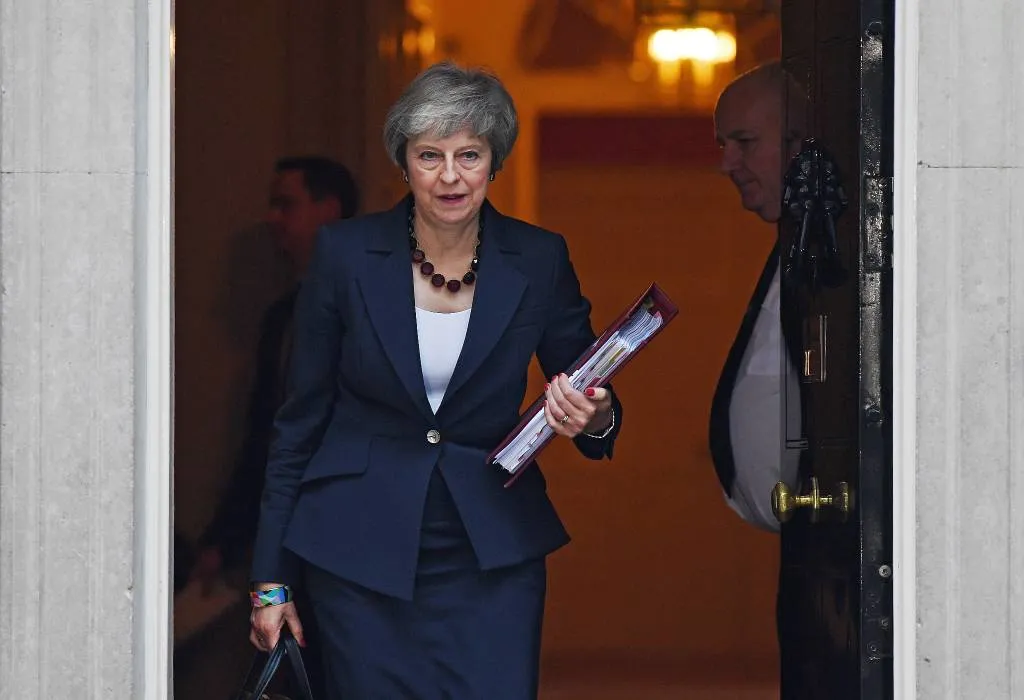 may kabinet steunt brexit deal1542224175
