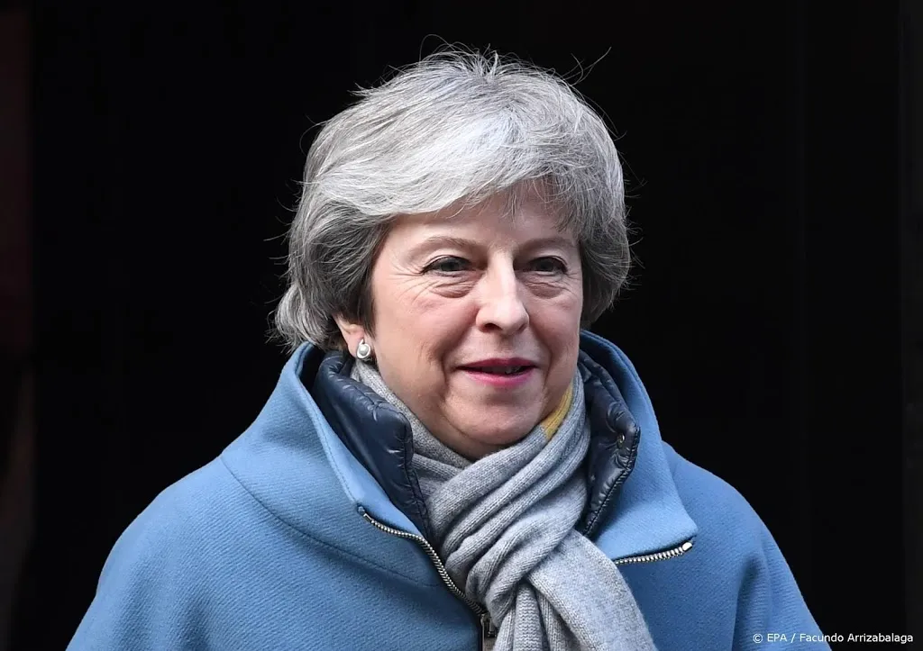 may werkt onvermoeibaar door aan brexitdeal1552653375