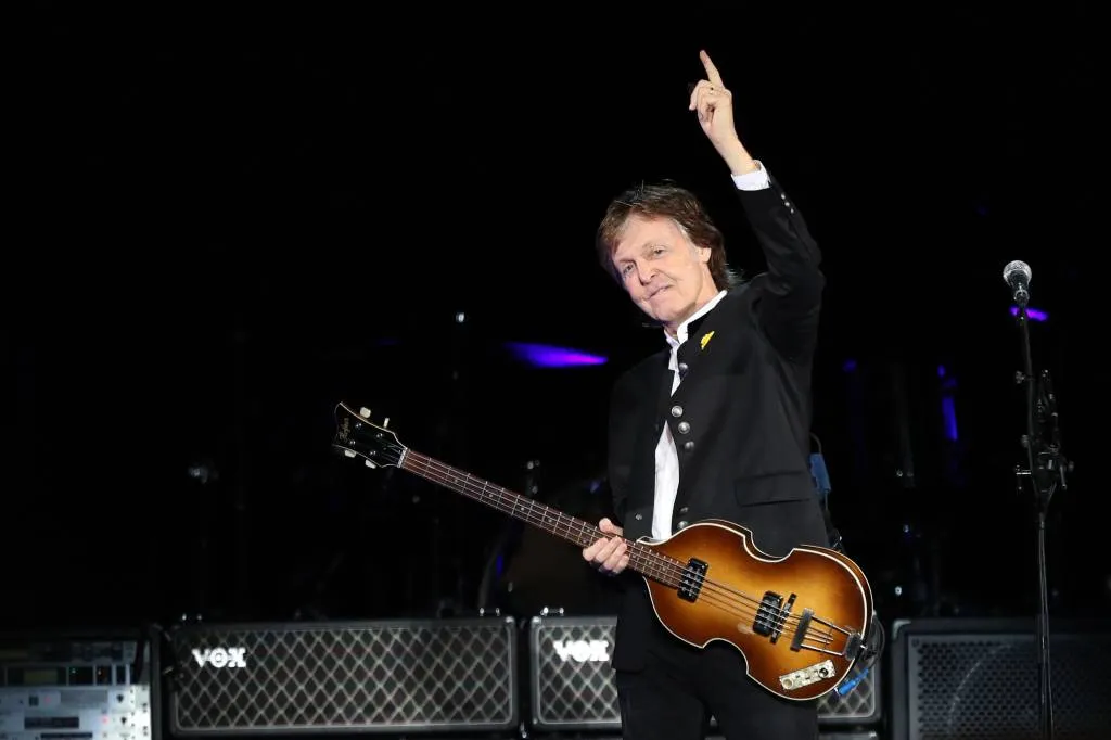 mccartney na 36 jaar weer op 1 met album1537145778