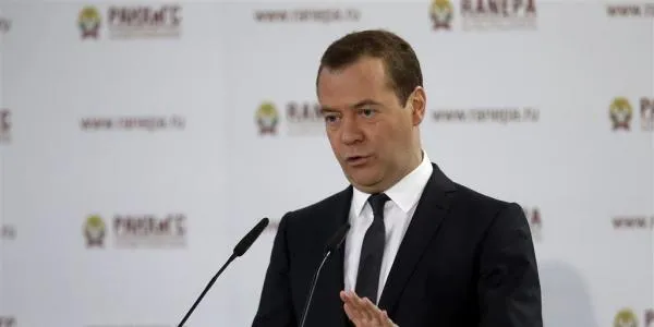 medvedev economisch voorbereiden op ergste1452683053 600x300