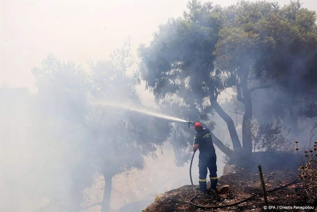 meeste bosbranden in griekenland onder controle1689838106