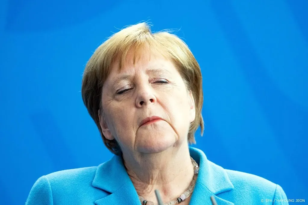 merkel ontvangt deense premier zittend1562843783