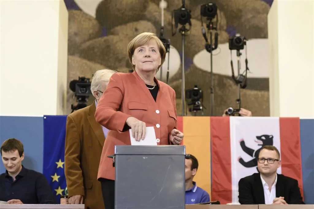 merkels cdu blijft grootste partij duitsland1506270004