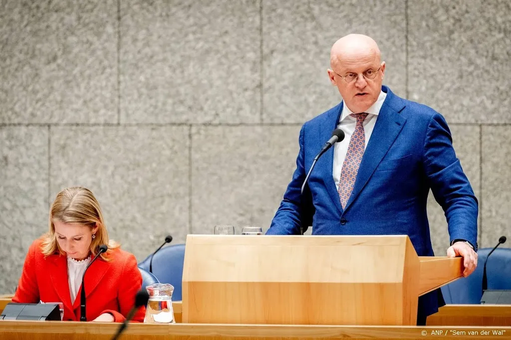 minister denkt over ruimer preventief fouilleren met oud en nieuw1580925659