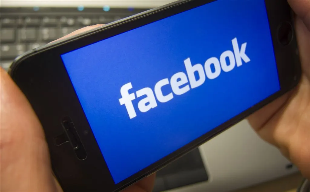 mobiele reclame helpt facebook aan meer winst1414529528