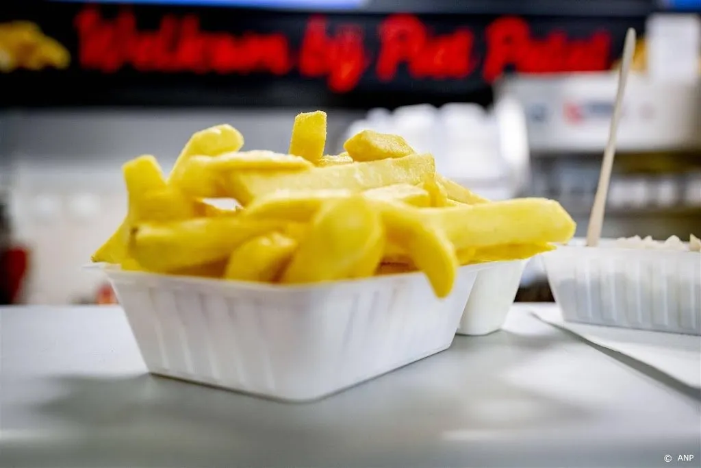 mogelijk duurdere friet door uitstel aardappeloogst vanwege regen1699357486