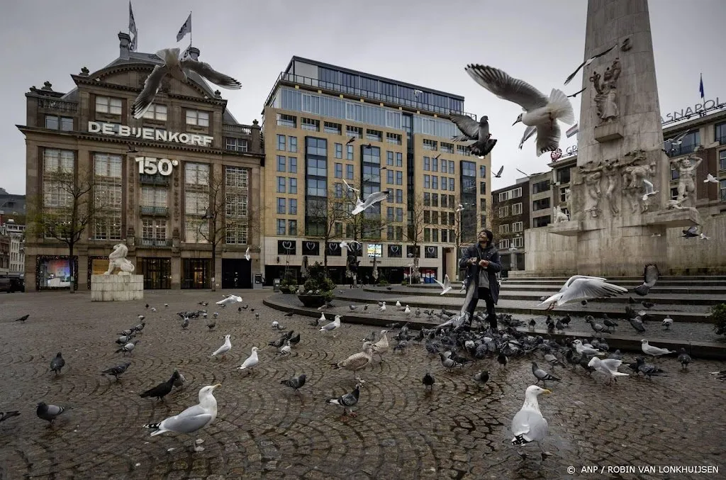 mogelijk tienduizenden anti coronademonstranten op de dam1630811608