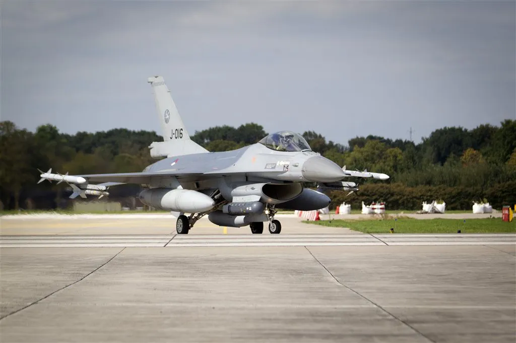 nederland levert f 16s in strijd tegen is1410999133