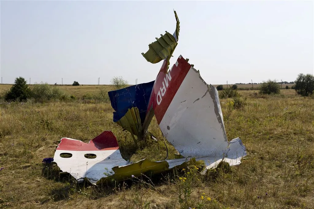 nieuw rapport mh17 van russische ingenieurs1430874965