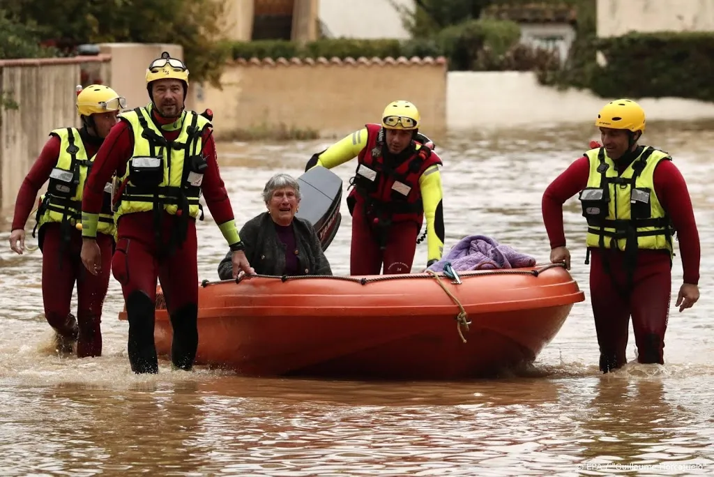 noodweer houdt huis in zuiden frankrijk1571866418