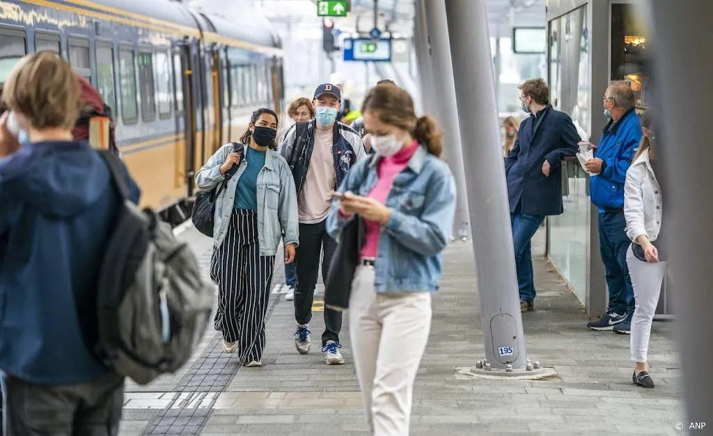 ns topvrouw mondkapjesplicht in trein begint lastig te worden1631097158